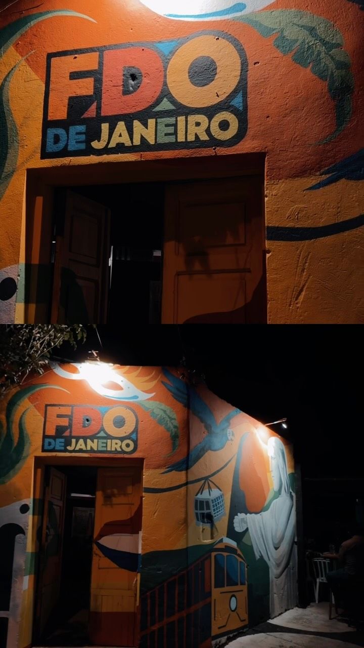 La entrada del bar
