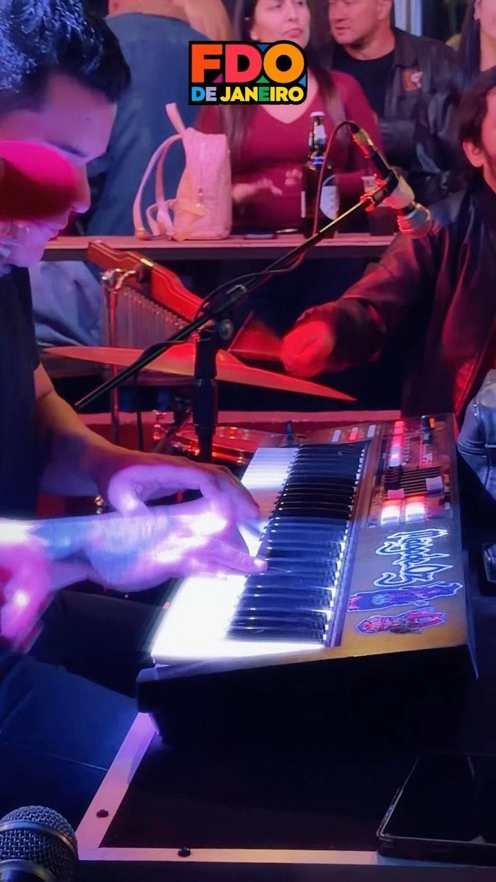 Teclados en el escenario